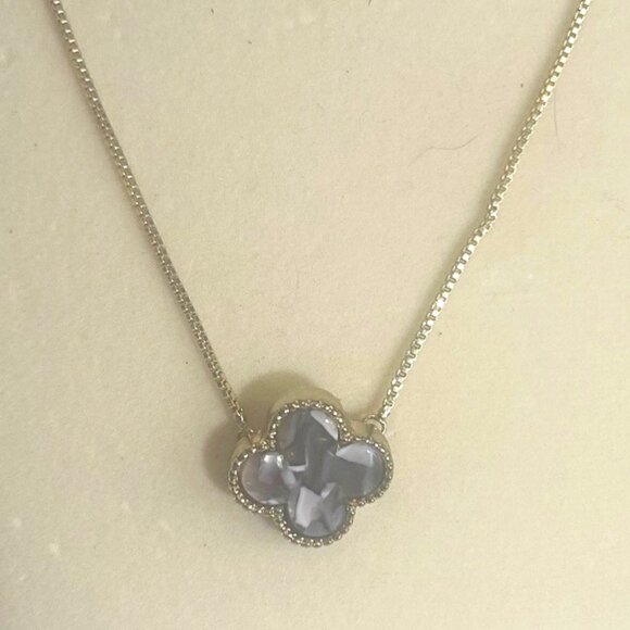 Michelle McDowell gray tortoise clover gold-tone 18" necklace NWT - Picture 1 of 6